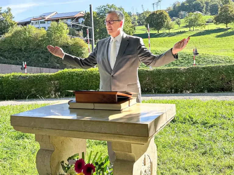 Der alte Abendmahltisch wurde nach 25 Jahren wieder genutzt.